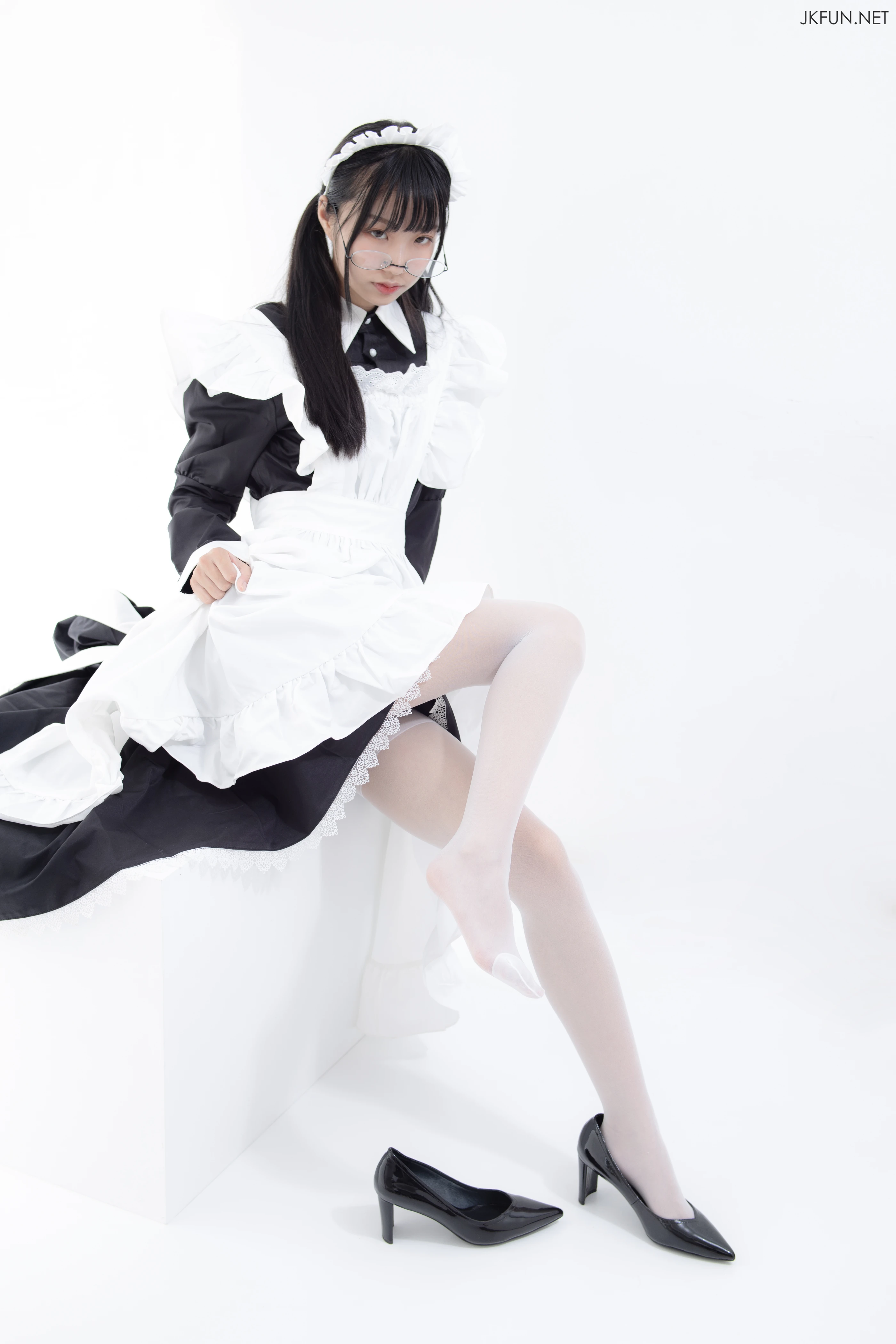 森萝财团 [JKFUN-017] 眼镜白丝女仆 [127P 1V]插图3